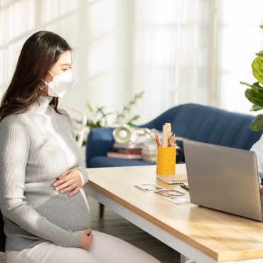 Can pregnant women and breastfeeding mothers get COVID-19 vaccination?: Suggestions from a doctor