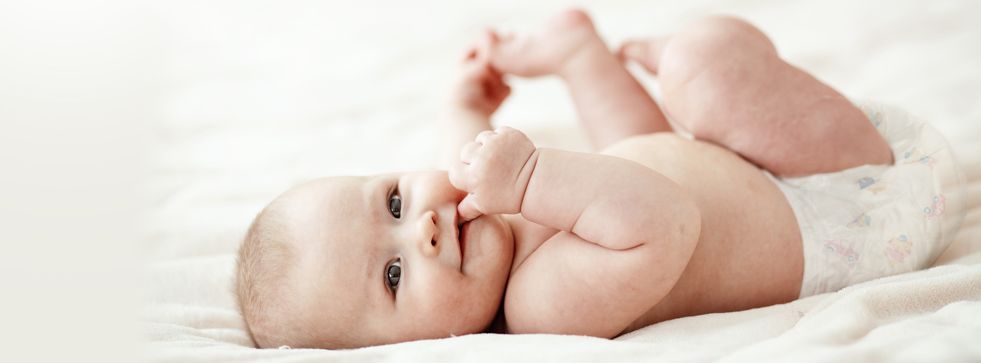 Which one is suitable for your baby: Tape diapers or Pant diapers?
